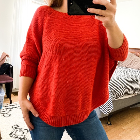 Guinevere Curved edge oversized sweater in Orange - Picture 3 of 10